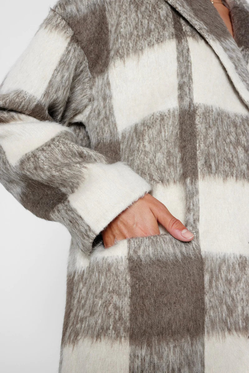 Nuedviras Coat