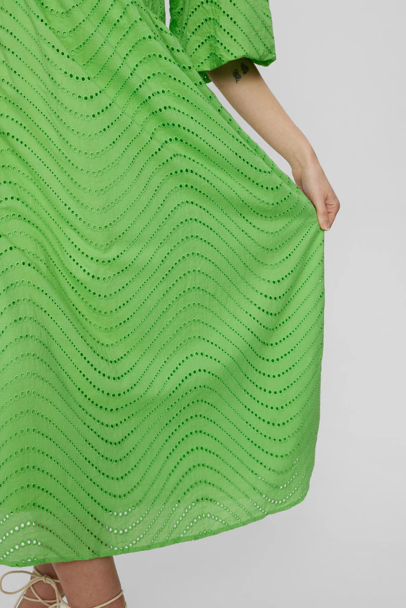 Nuevelyn Dress