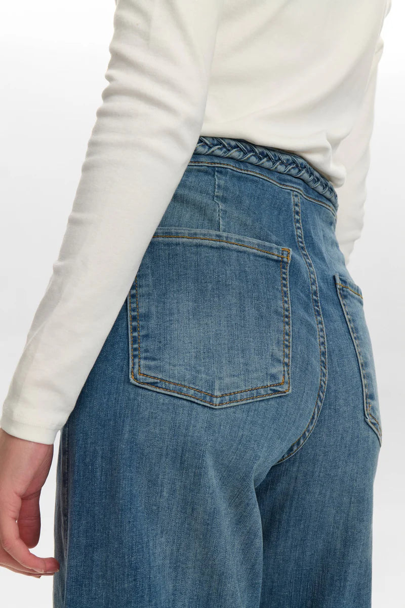 Nuparis Cropped Jeans