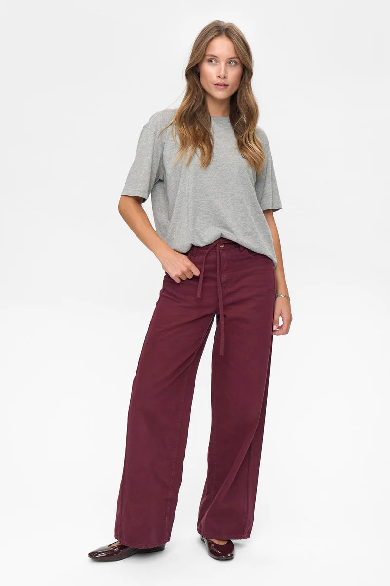 Nubrooklyn Solid Jeans