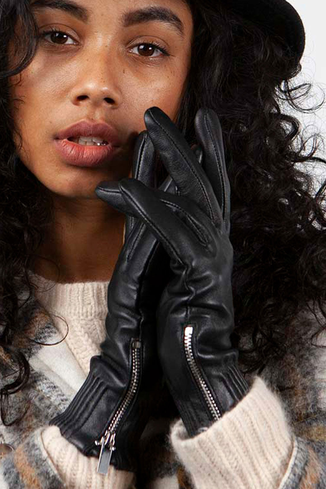Bailee Gloves